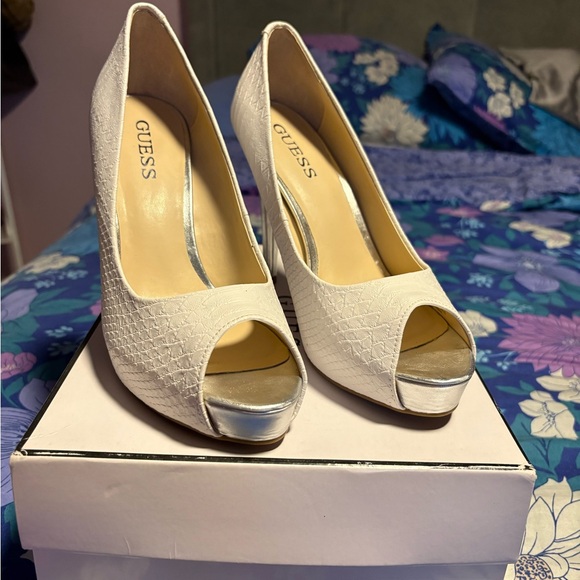 Guess Cream Peep Toe Heels - Picture 1 of 6